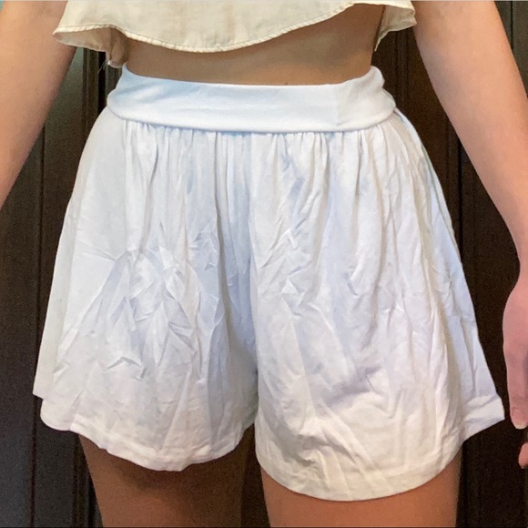 PLT White Flowy Shorts! Great Condition! - Picture 2 of 3